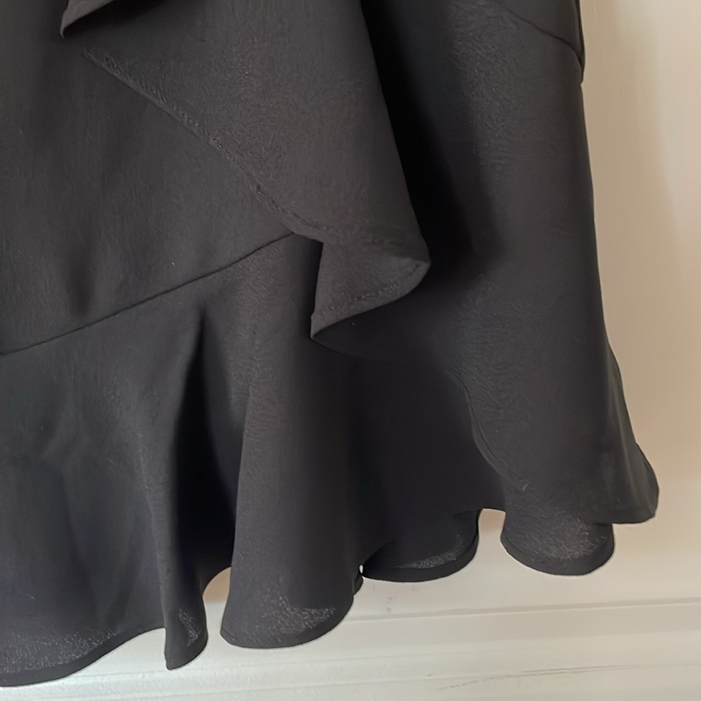 BCBGMaxAzria Black Dress 🖤💖 WORN ONCE - Picture 6 of 11